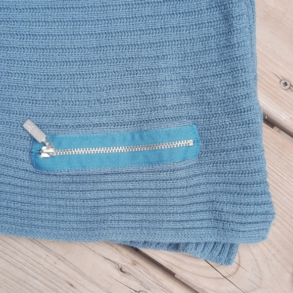 Cable knit sweater - Picture 3 of 6